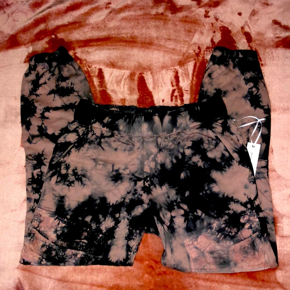Tie dye sweats size Meduim